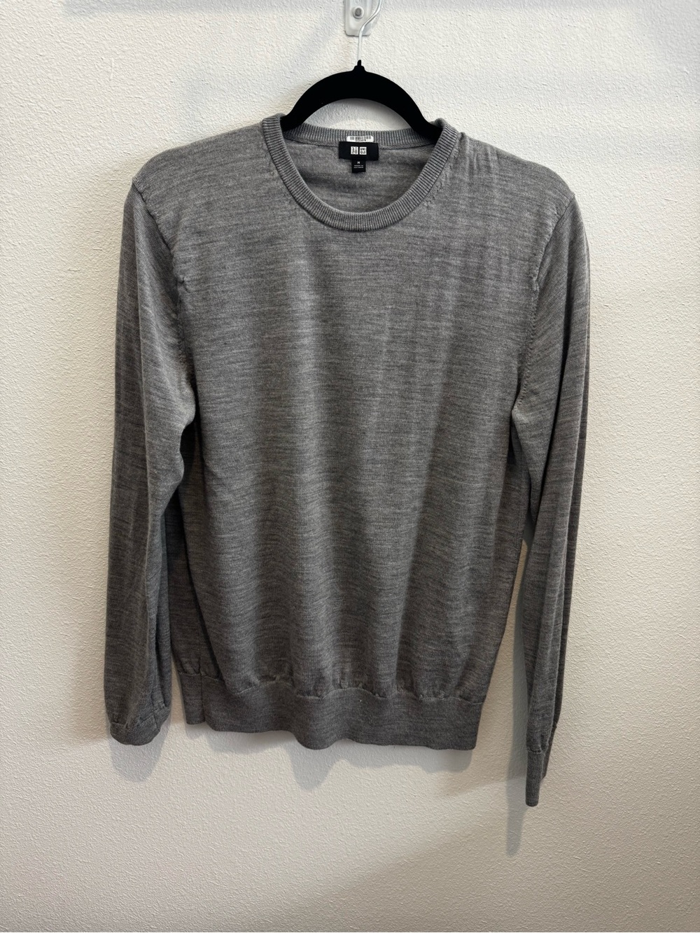 Uniqlo woman Gray Crewneck Pullover Sweater